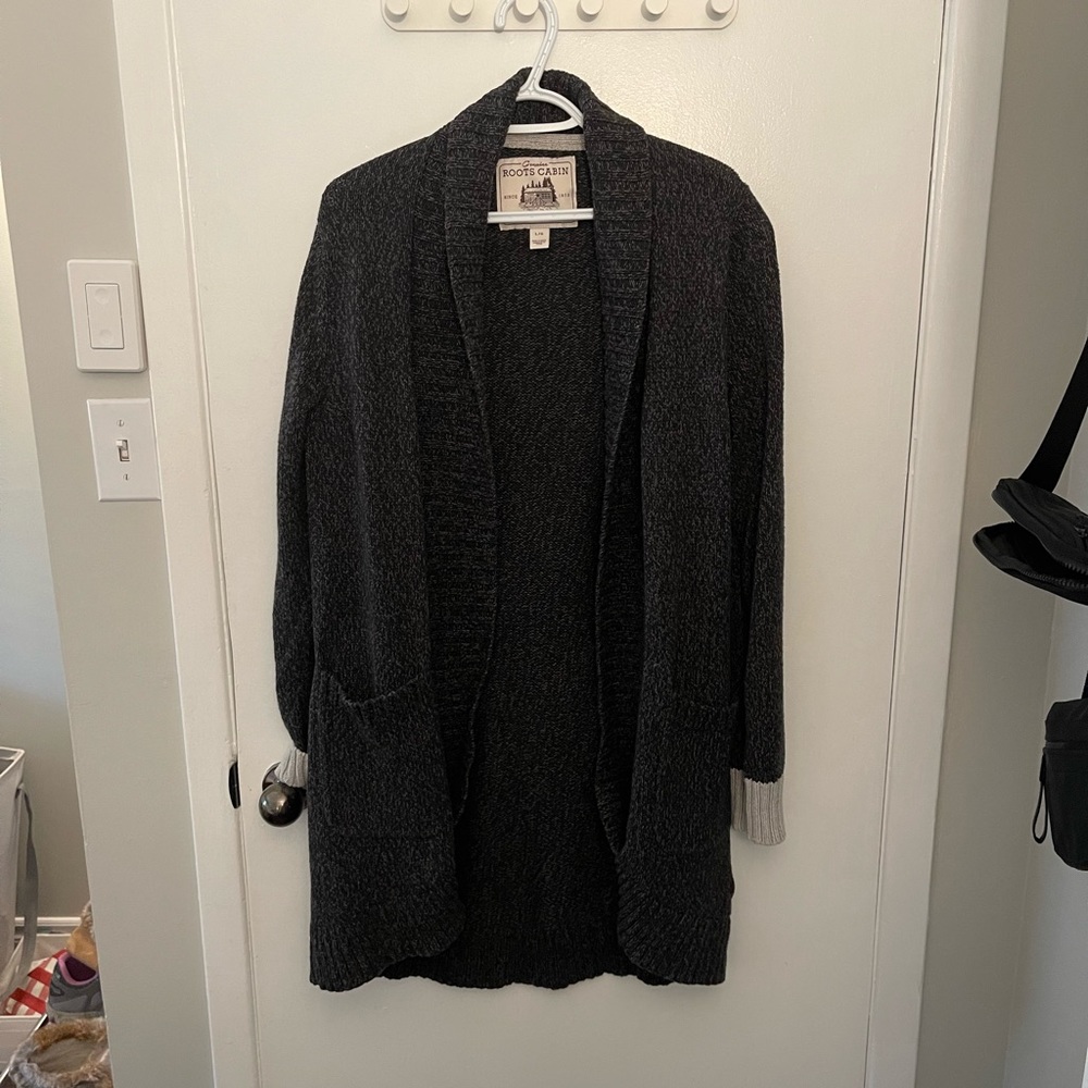 Roots cardigan. Excellent condition. Hardly worn. Very warm.